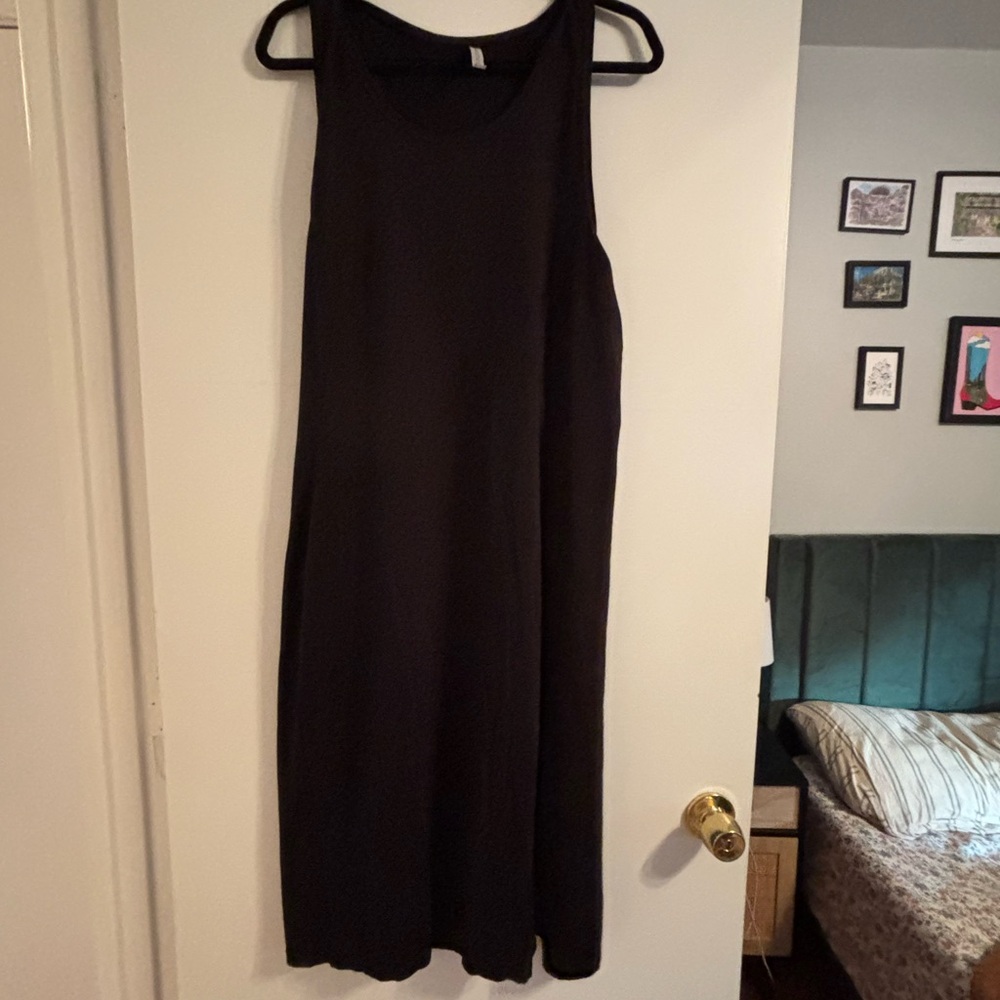 Fabletics Cloud Black Sleeveless Scoop Neck Maxi